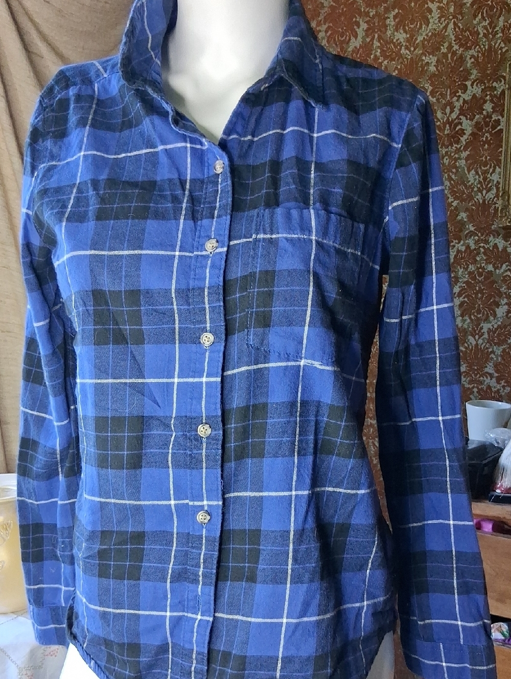 Blue and Black Plaid Flannel Button-Up Shirt M Perfect shirt relaxed